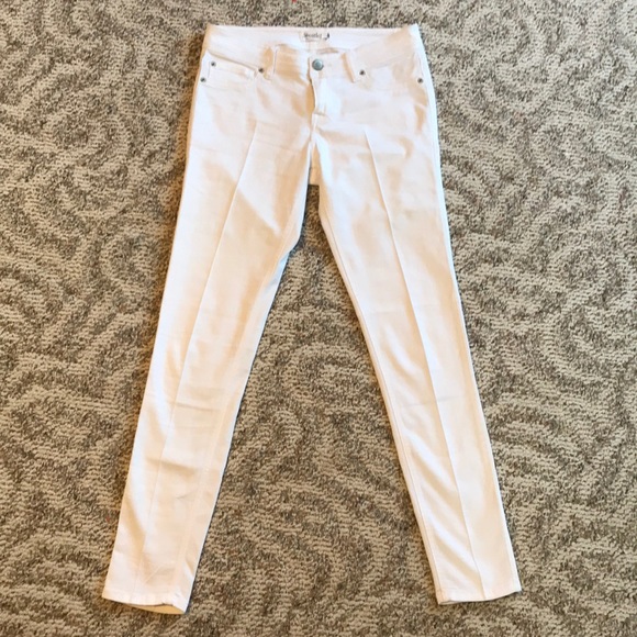 white pants size 4
